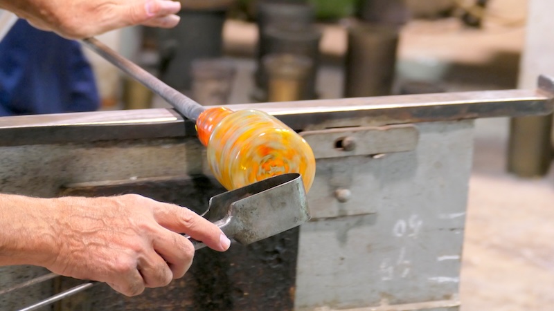 venedig-murano-glasblasen Glasbläser in Murano bei der Arbeit.