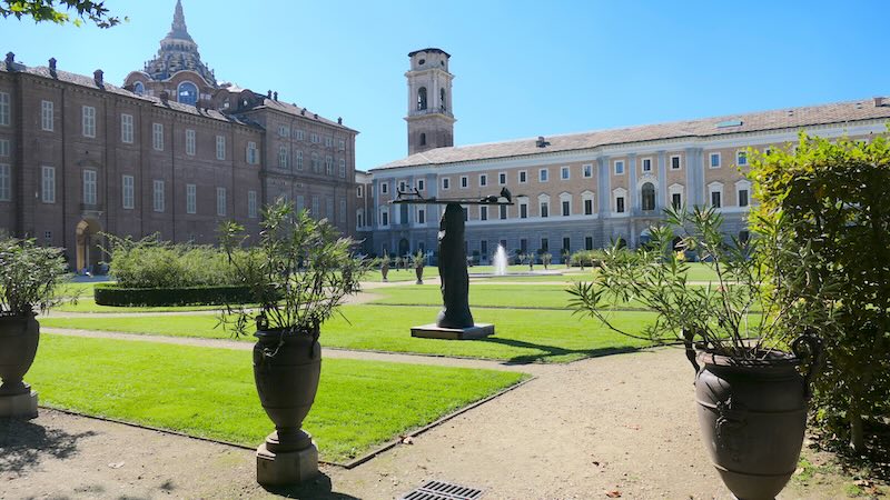 turin-palazzo-reale-vom-garten-aus