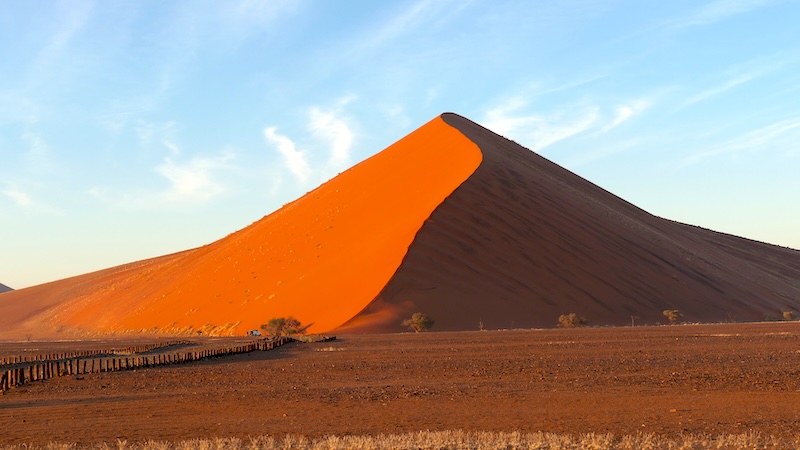 namibia-sossusvlei-duene-45 Düne 45 ist das vermutlich am häufigsten fotografierte Sandgebilde der Welt.